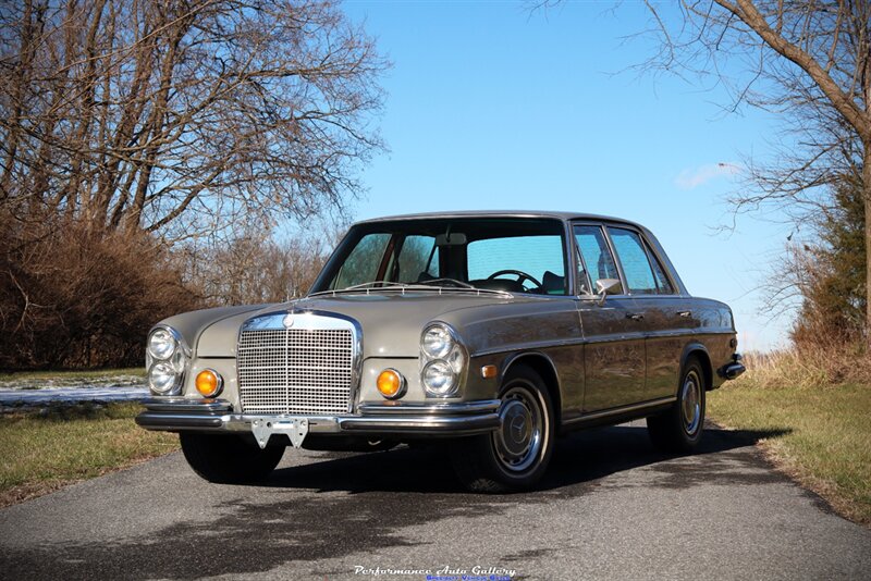 1972 Mercedes-Benz 280SE 4.5   - Photo 10 - Rockville, MD 20850