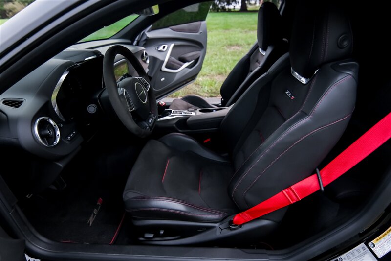 2018 Chevrolet Camaro ZL1   - Photo 41 - Rockville, MD 20850