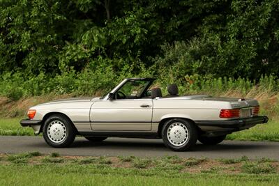 1988 Mercedes-Benz 560-Class 560SL   - Photo 11 - Rockville, MD 20850