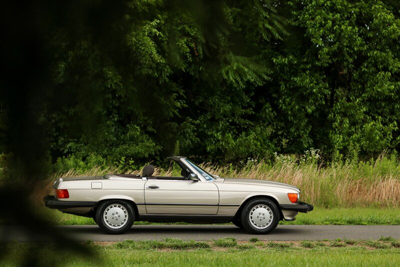 1988 Mercedes-Benz 560-Class 560SL   - Photo 10 - Rockville, MD 20850