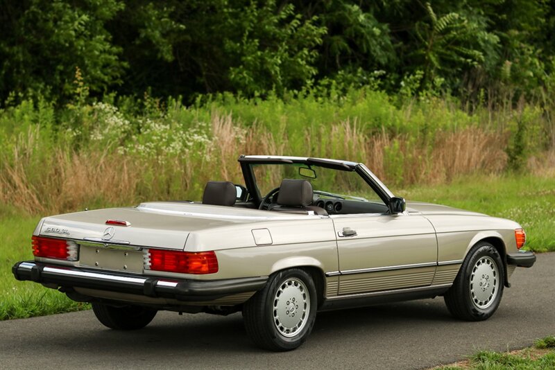 1988 Mercedes-Benz 560-Class 560SL   - Photo 2 - Rockville, MD 20850