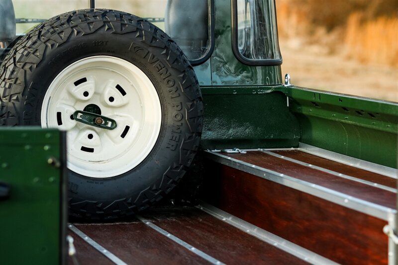 1997 Land Rover Defender 110 Pickup 300TDi   - Photo 27 - Rockville, MD 20850