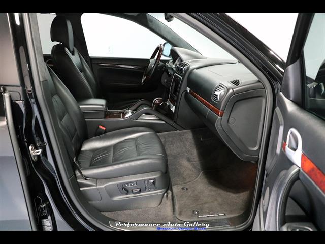 2006 Porsche Cayenne Turbo   - Photo 10 - Rockville, MD 20850