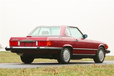 1989 Mercedes-Benz 560-Class 560 SL   - Photo 2 - Rockville, MD 20850