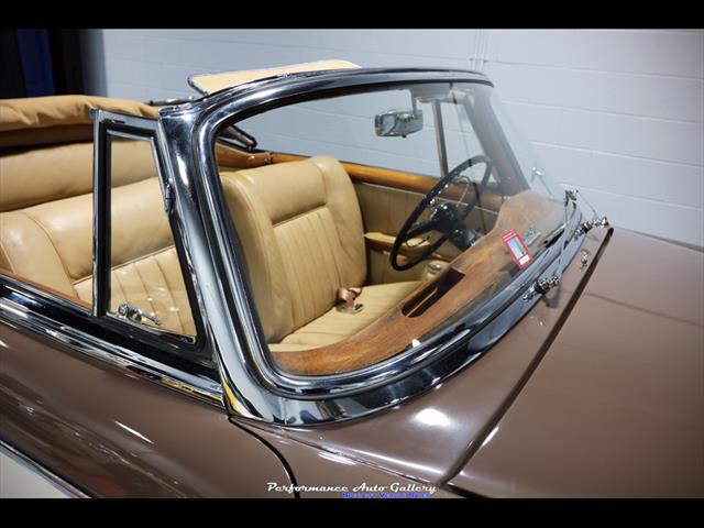 1957 Mercedes-Benz 220s Cabrio   - Photo 45 - Rockville, MD 20850