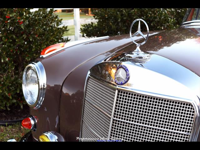 1957 Mercedes-Benz 220s Cabrio   - Photo 13 - Rockville, MD 20850