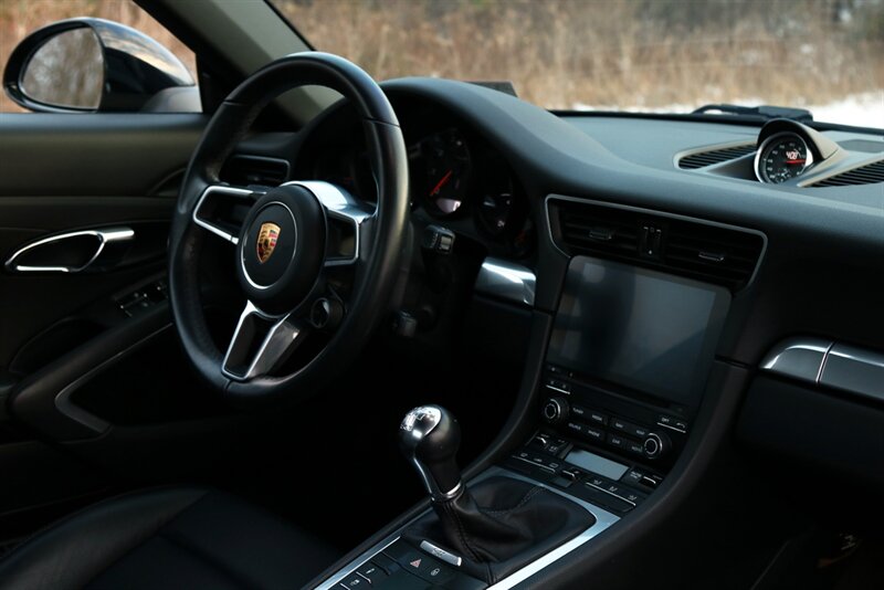 2017 Porsche 911 Carrera 7-Speed   - Photo 3 - Rockville, MD 20850