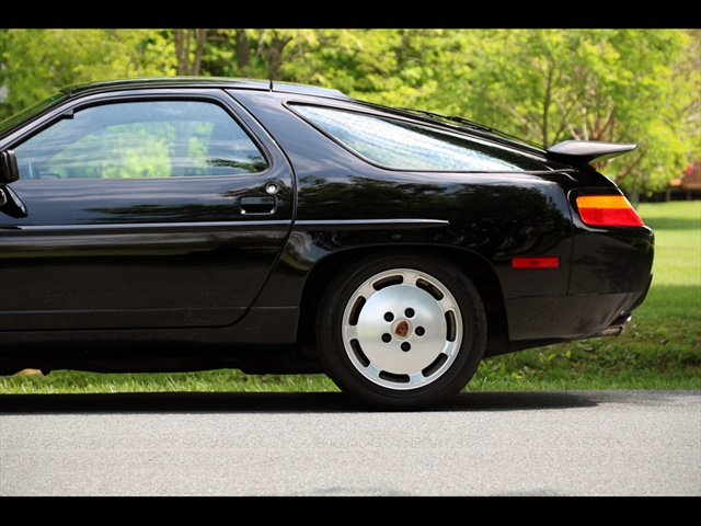 1987 Porsche 928 S4   - Photo 5 - Rockville, MD 20850