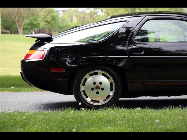 1987 Porsche 928 S4   - Photo 11 - Rockville, MD 20850