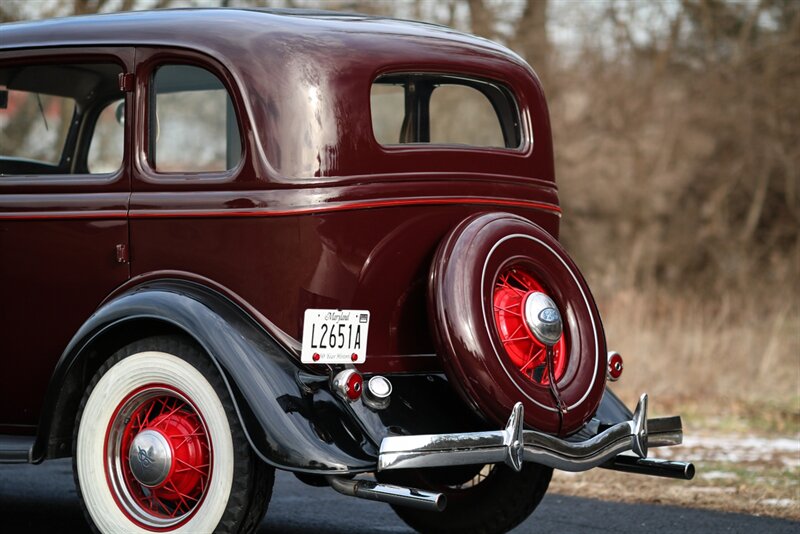 1934 Ford Tudor Sedan Fordor Deluxe V8   - Photo 44 - Rockville, MD 20850