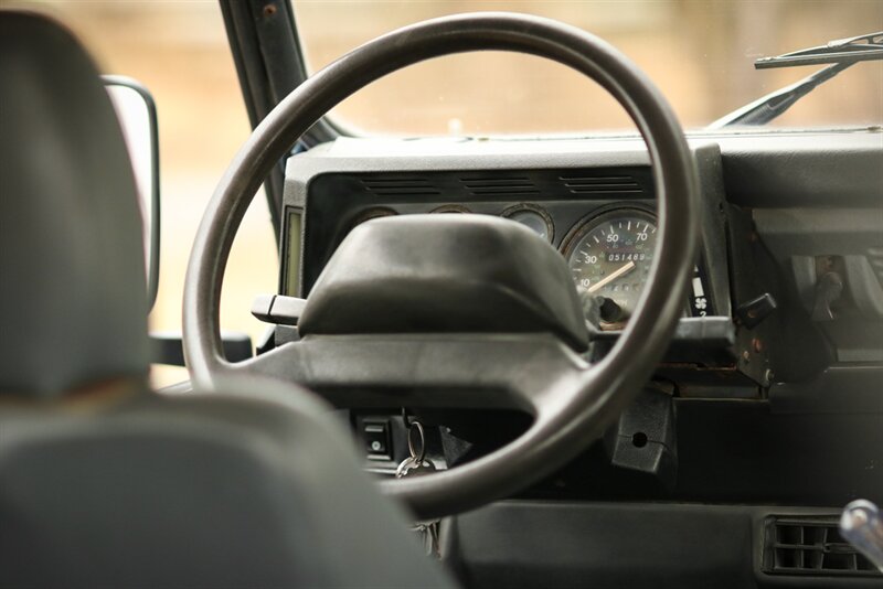 1994 Land Rover Defender 90 2dr 90  V8 NAS - Photo 18 - Rockville, MD 20850