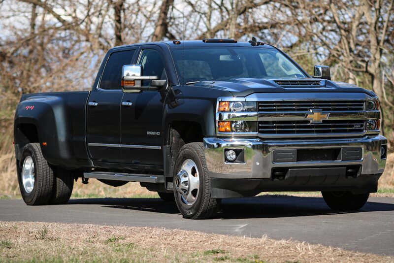 2019 Chevrolet Silverado 3500 LTZ  Dually 4WD - Photo 4 - Rockville, MD 20850