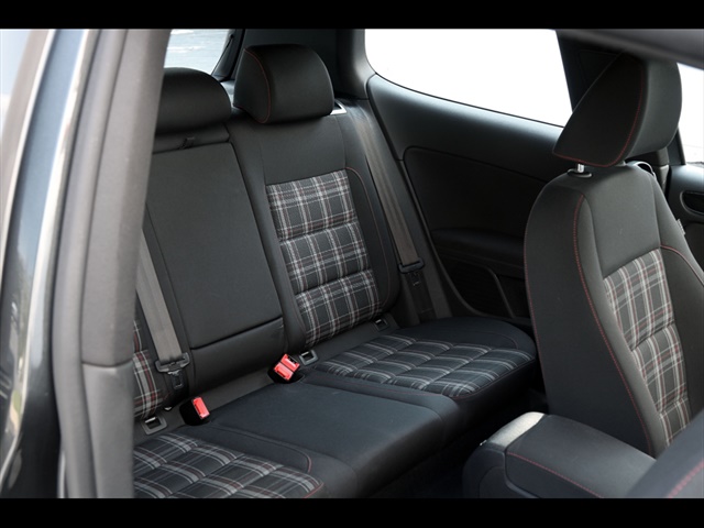 2011 Volkswagen GTI   - Photo 12 - Rockville, MD 20850