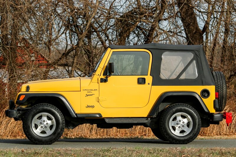 2000 Jeep Wrangler 4.0 Sport 2dr   - Photo 5 - Rockville, MD 20850