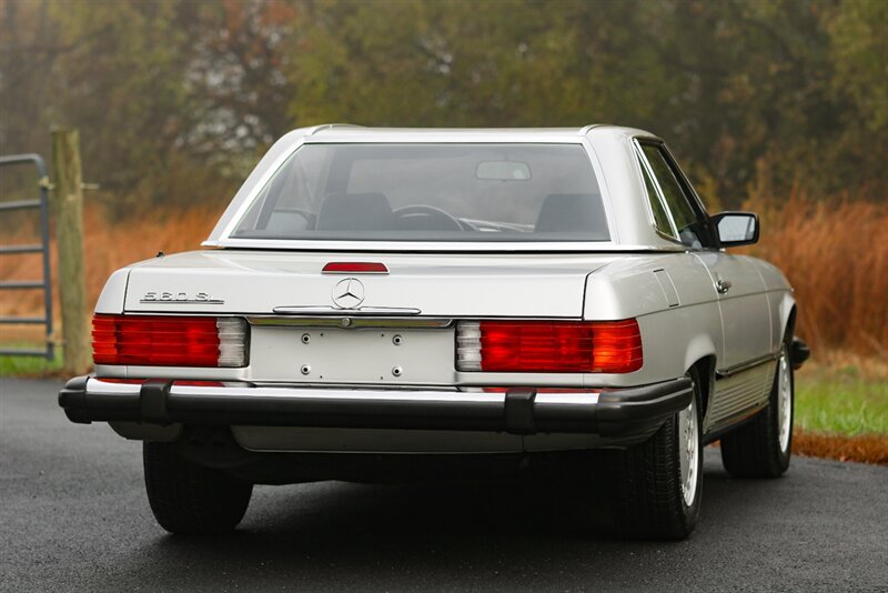 1988 Mercedes-Benz 560-Class 560 SL   - Photo 9 - Rockville, MD 20850