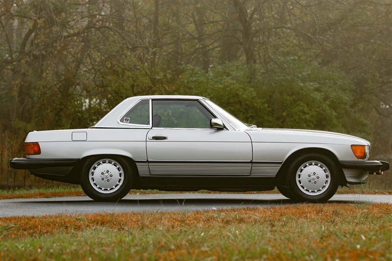 1988 Mercedes-Benz 560-Class 560 SL   - Photo 5 - Rockville, MD 20850