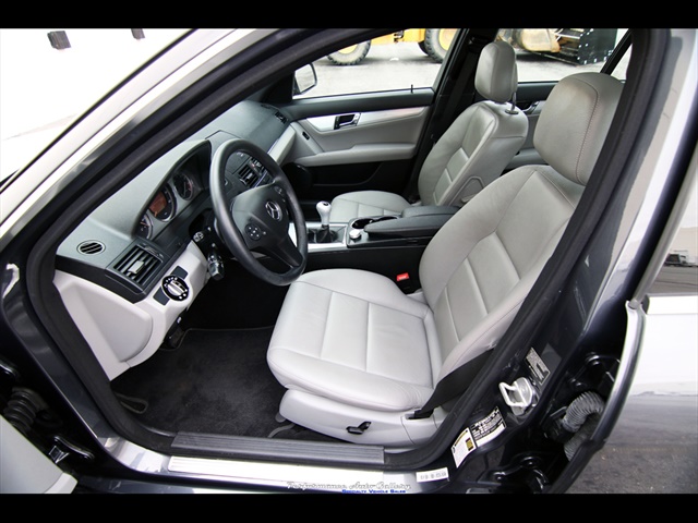 2008 Mercedes-Benz C 300 Sport Sedan  6-Speed - Photo 27 - Rockville, MD 20850