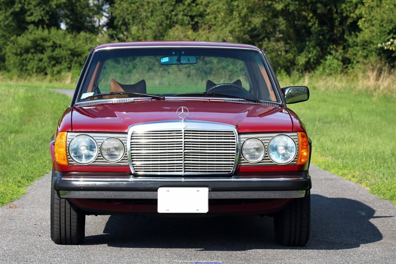 1978 Mercedes-Benz 300D   - Photo 4 - Rockville, MD 20850