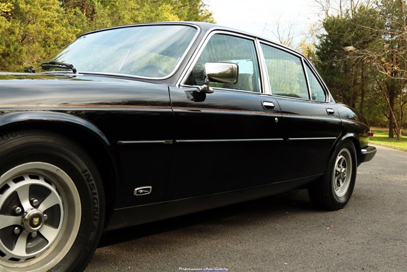 1984 Jaguar XJ8 XJ6 Vanden Plas Series III   - Photo 36 - Rockville, MD 20850