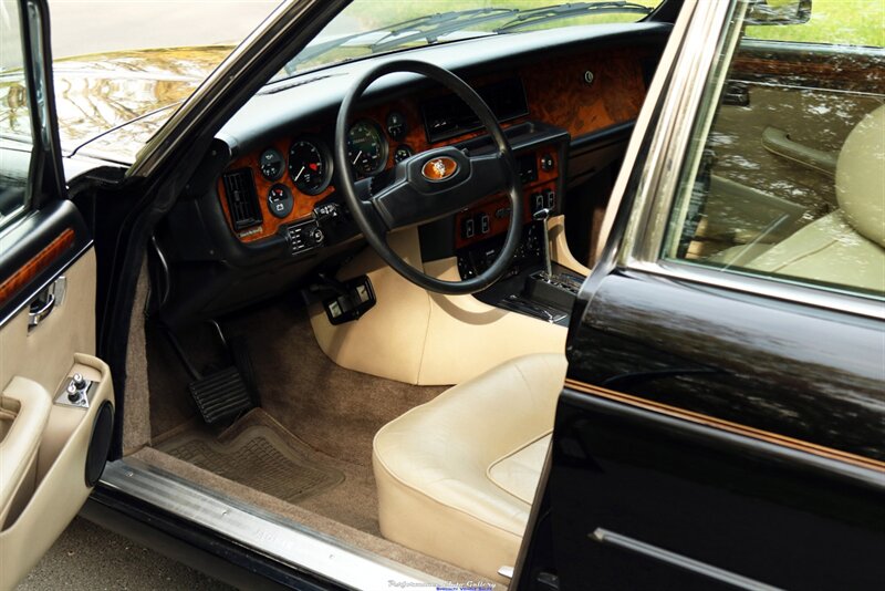 1984 Jaguar XJ8 XJ6 Vanden Plas Series III   - Photo 57 - Rockville, MD 20850