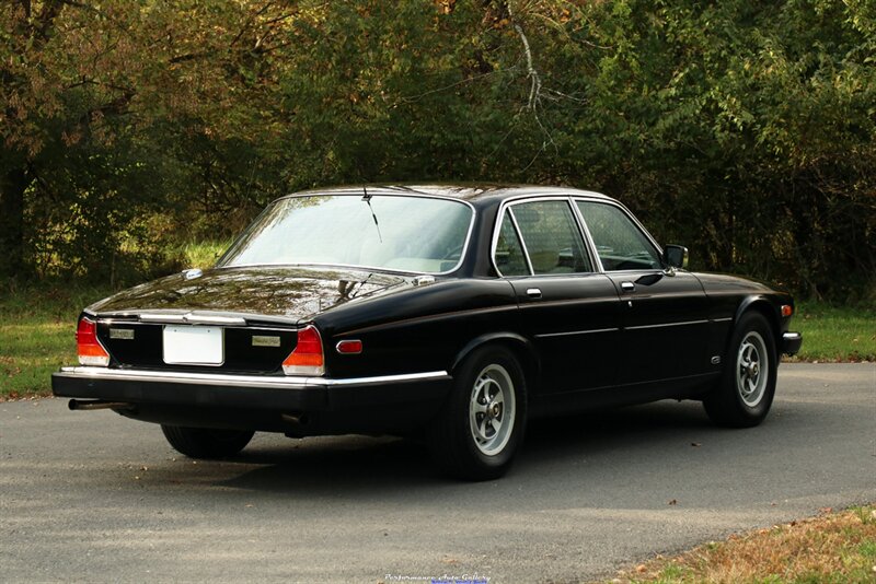 1984 Jaguar XJ8 XJ6 Vanden Plas Series III   - Photo 2 - Rockville, MD 20850