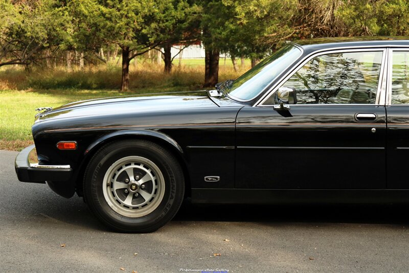 1984 Jaguar XJ8 XJ6 Vanden Plas Series III   - Photo 29 - Rockville, MD 20850