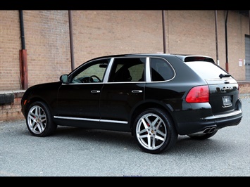 2006 Porsche Cayenne Turbo   - Photo 2 - Rockville, MD 20850