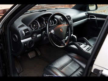 2006 Porsche Cayenne Turbo   - Photo 46 - Rockville, MD 20850