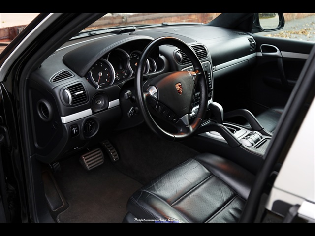 2006 Porsche Cayenne Turbo   - Photo 46 - Rockville, MD 20850