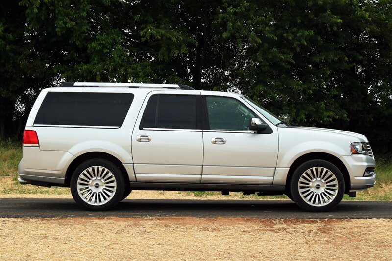 2015 Lincoln Navigator L   - Photo 8 - Rockville, MD 20850