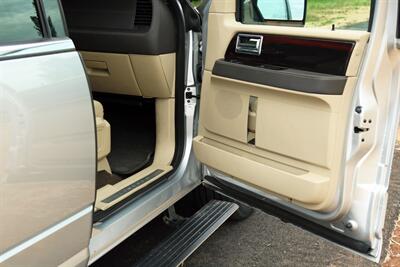 2015 Lincoln Navigator L   - Photo 18 - Rockville, MD 20850