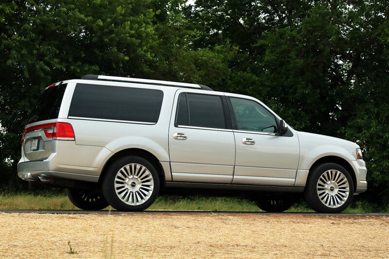 2015 Lincoln Navigator L   - Photo 10 - Rockville, MD 20850