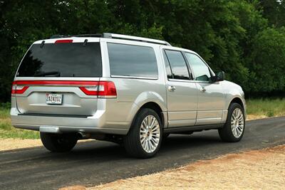 2015 Lincoln Navigator L   - Photo 2 - Rockville, MD 20850