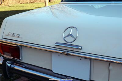 1972 Mercedes-Benz 250   - Photo 27 - Rockville, MD 20850