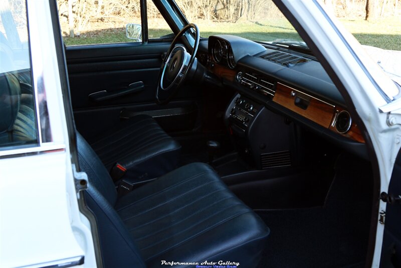 1972 Mercedes-Benz 250   - Photo 55 - Rockville, MD 20850