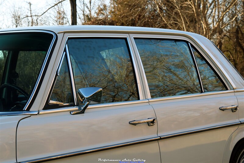 1972 Mercedes-Benz 250   - Photo 30 - Rockville, MD 20850