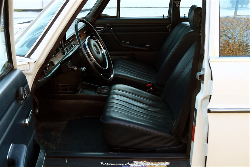 1972 Mercedes-Benz 250   - Photo 39 - Rockville, MD 20850