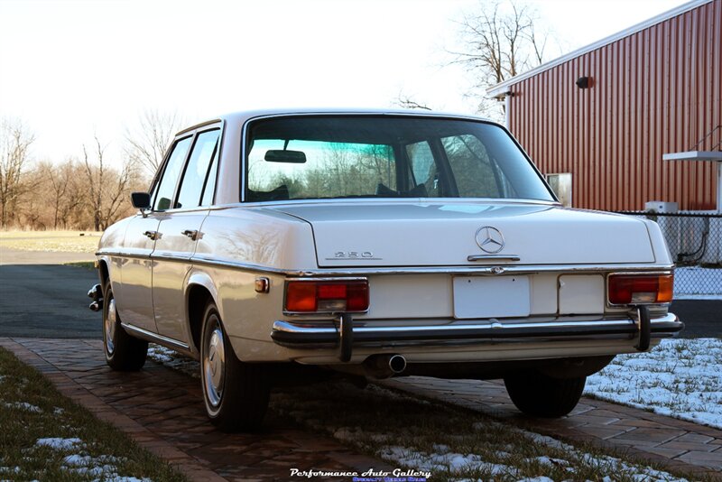 1972 Mercedes-Benz 250   - Photo 7 - Rockville, MD 20850