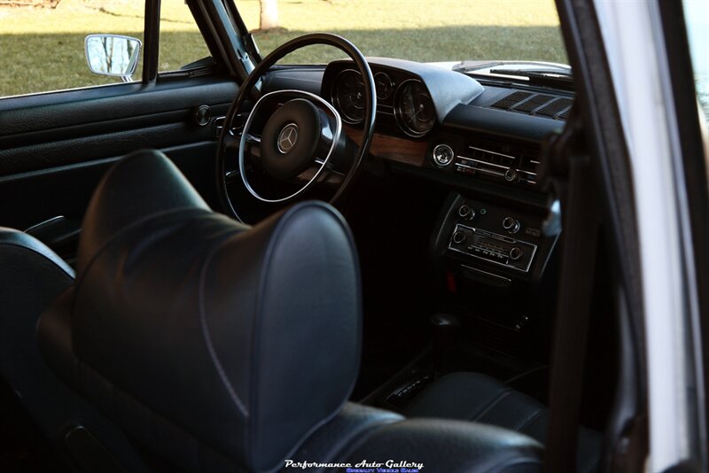 1972 Mercedes-Benz 250   - Photo 54 - Rockville, MD 20850