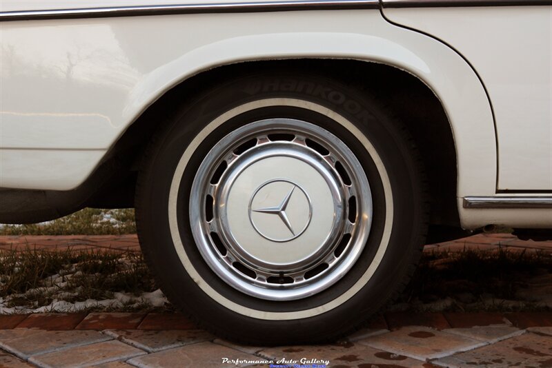 1972 Mercedes-Benz 250   - Photo 38 - Rockville, MD 20850