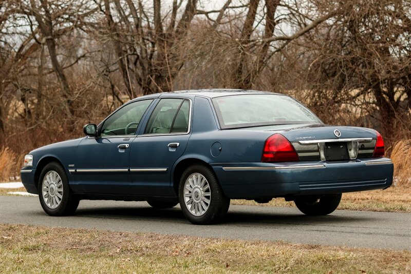 2009 Mercury Grand Marquis LS Ultimate Edition   - Photo 21 - Rockville, MD 20850