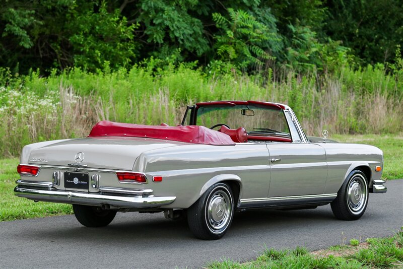 1969 Mercedes-Benz 280SE Cabriolet   - Photo 2 - Rockville, MD 20850