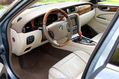 2005 Jaguar XJ8 Vanden Plas   - Photo 3 - Rockville, MD 20850