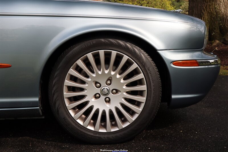 2005 Jaguar XJ8 Vanden Plas   - Photo 29 - Rockville, MD 20850