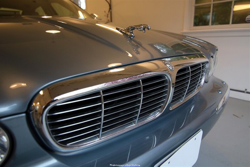 2005 Jaguar XJ8 Vanden Plas   - Photo 22 - Rockville, MD 20850