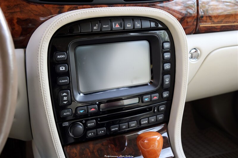 2005 Jaguar XJ8 Vanden Plas   - Photo 45 - Rockville, MD 20850