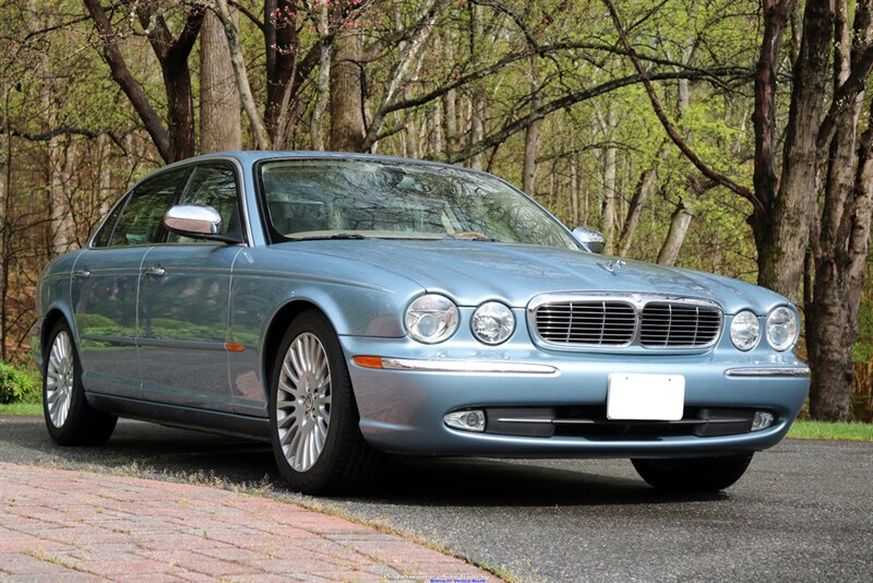 2005 Jaguar XJ8 Vanden Plas   - Photo 8 - Rockville, MD 20850