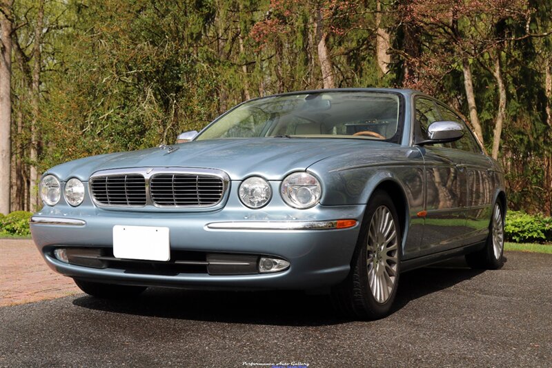 2005 Jaguar XJ8 Vanden Plas   - Photo 9 - Rockville, MD 20850