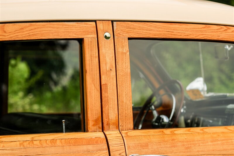 1947 Chrysler Town & Country Woodie Sedan   - Photo 35 - Rockville, MD 20850