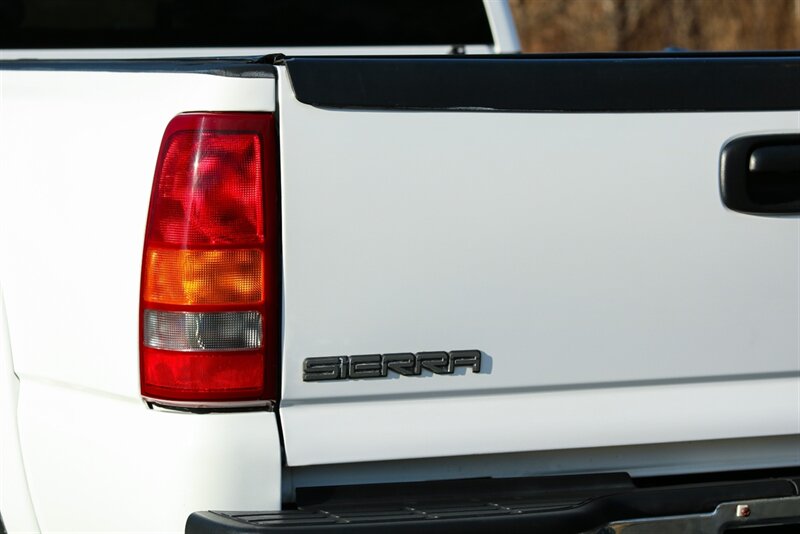 2001 GMC Sierra 2500 SLE   - Photo 58 - Rockville, MD 20850